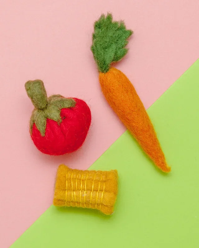 Farmer Cat Produce Toys (Veggie Set)