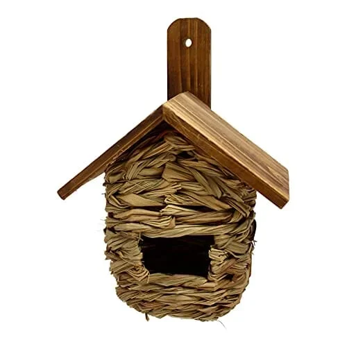Songbird Essentials Post Mounted Grass Roosting Pocket with Roof – 10.4 In