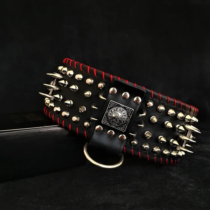 the “DAVID” hand stitched 3.15 inch wide show collar
