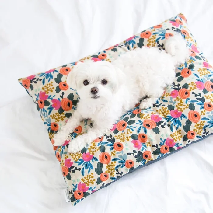 THE FOGGY DOG | Rosa Floral Dog Bed Cover