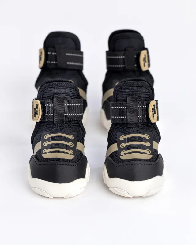 The Kai – Protective Footwear for Dogs in Black or Pink